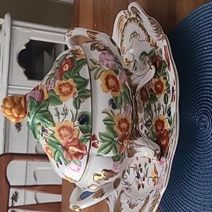 Chelsea House Vintage Soup Tureen